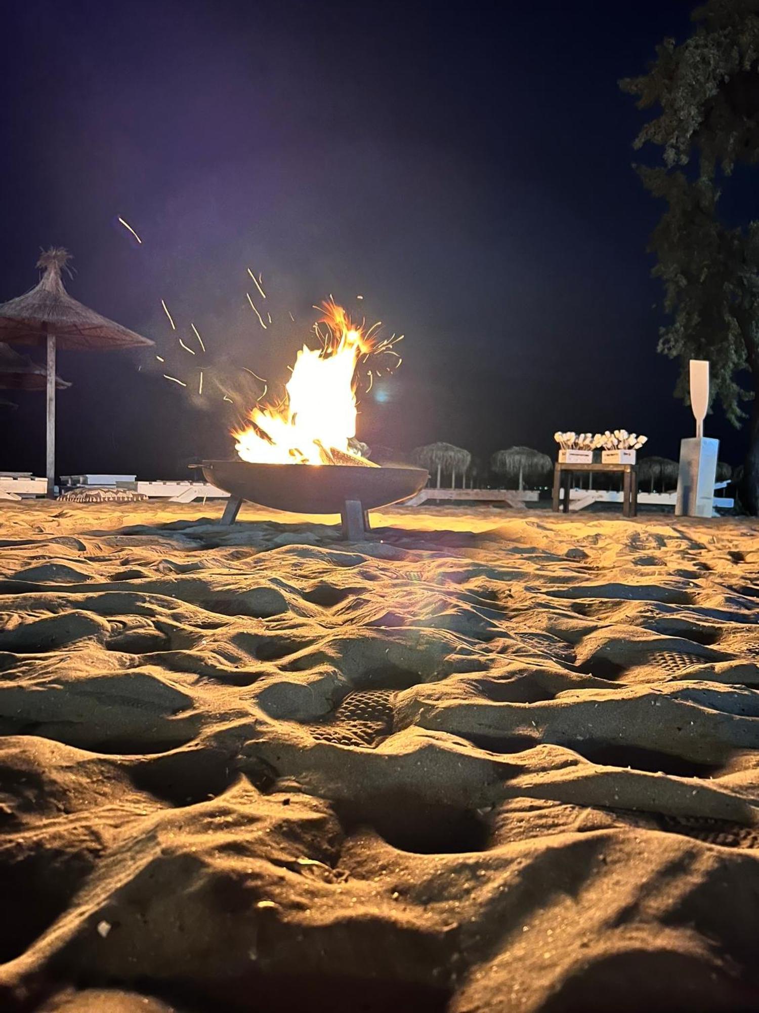 Hotel Manor Нэводари Экстерьер фото